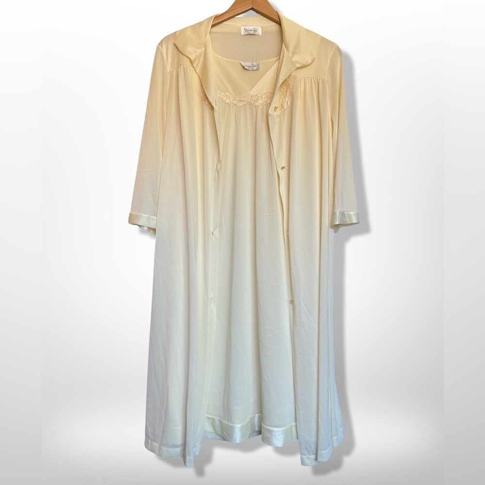 Vanity Fair Egg Shell yellow Chemise slip with Delicate Lace